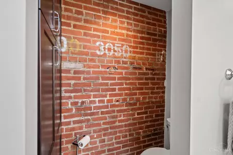 Bath - 512 Reading Rd, Cincinnati, OH 45202 photo 1 of 7