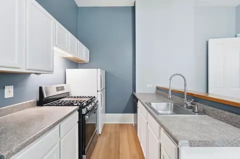 Kitchen - 116 Parker St, Cincinnati, OH 45219 photo 3 of 14