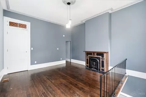Living - 116 Parker St, Cincinnati, OH 45219 photo 4 of 8