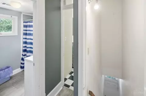 Entry Way - 116 Parker St, Cincinnati, OH 45219 photo 5 of 7
