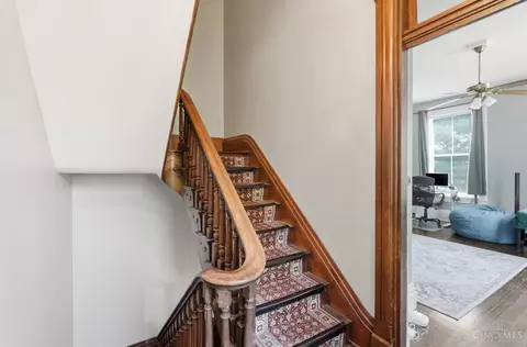 Entry Way - 116 Parker St, Cincinnati, OH 45219 photo 6 of 7