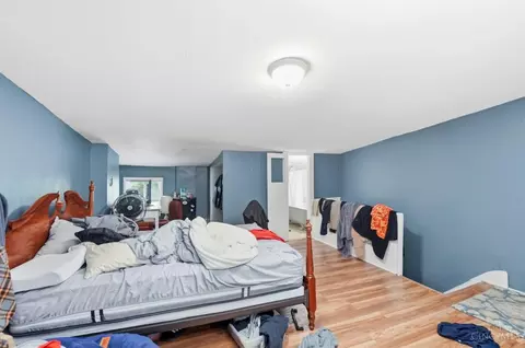Bedroom - 116 Parker St, Cincinnati, OH 45219 photo 7 of 11