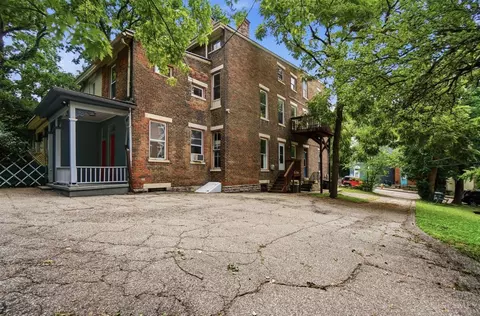 Exterior - 116 Parker St, Cincinnati, OH 45219 photo 11 of 13