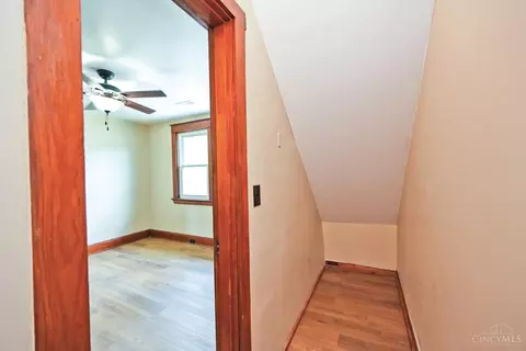 Entry Way - 3417 Algona Pl, Cincinnati, OH 45207 photo 5 of 6