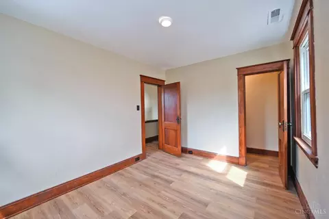 Bedroom - 3417 Algona Pl, Cincinnati, OH 45207 photo 6 of 7