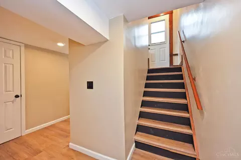 Entry Way - 3417 Algona Pl, Cincinnati, OH 45207 photo 6 of 6