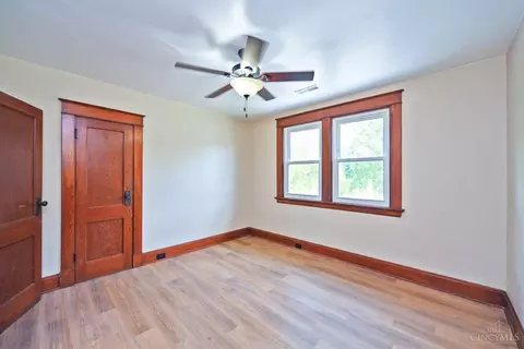 Bedroom - 3417 Algona Pl, Cincinnati, OH 45207 photo 2 of 7
