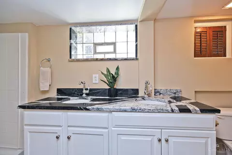 Bath - 3417 Algona Pl, Cincinnati, OH 45207 photo 4 of 6