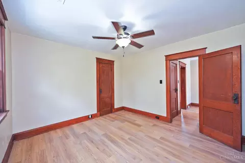 Bedroom - 3417 Algona Pl, Cincinnati, OH 45207 photo 3 of 7