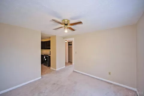 Living - 8081 Hetz Dr, Cincinnati, OH 45242 photo 8 of 9