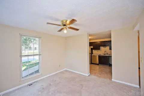 Living - 8081 Hetz Dr, Cincinnati, OH 45242 photo 7 of 9