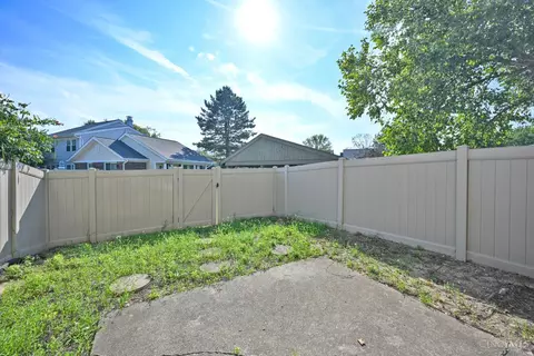 Exterior - 8081 Hetz Dr, Cincinnati, OH 45242 photo 4 of 7