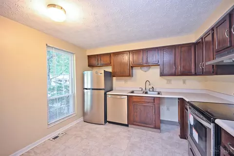 Kitchen - 8081 Hetz Dr, Cincinnati, OH 45242 photo 1 of 4
