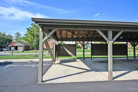 Exterior - 8081 Hetz Dr, Cincinnati, OH 45242 photo 6 of 7