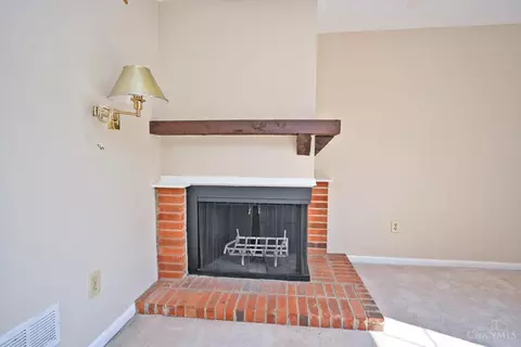 Living - 8081 Hetz Dr, Cincinnati, OH 45242 photo 4 of 9