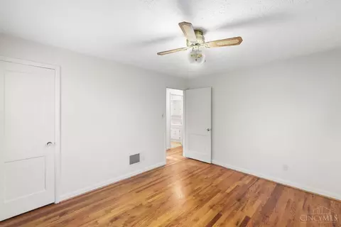Bedroom - 8532 Darnell Ave, Cincinnati, OH 45236 photo 2 of 9