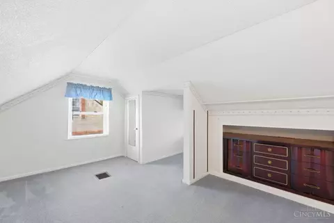 Bedroom - 8532 Darnell Ave, Cincinnati, OH 45236 photo 4 of 9