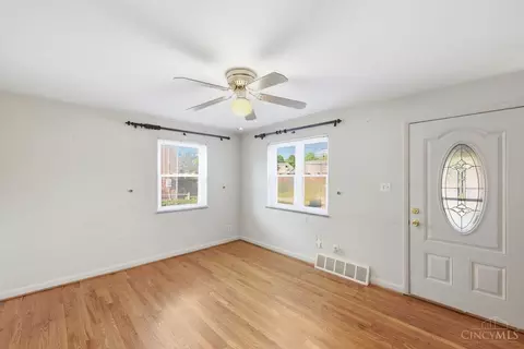 Living - 8532 Darnell Ave, Cincinnati, OH 45236 photo 2 of 4