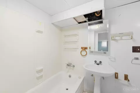 Bath - 8532 Darnell Ave, Cincinnati, OH 45236 photo 4 of 4