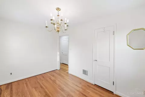 Bedroom - 8532 Darnell Ave, Cincinnati, OH 45236 photo 3 of 9