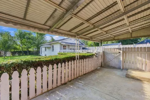 Exterior - 8532 Darnell Ave, Cincinnati, OH 45236 photo 5 of 10