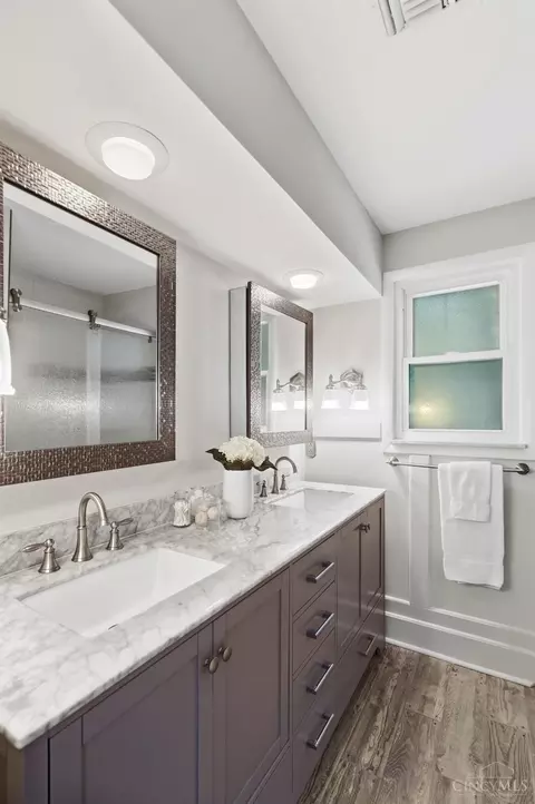 Bath - 9022 Foxhunter Ln, Cincinnati, OH 45242 photo 3 of 6
