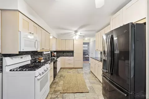 Kitchen - 9022 Foxhunter Ln, Cincinnati, OH 45242 photo 1 of 6