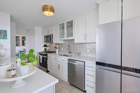 Kitchen - 2324 Madison Rd, Cincinnati, OH 45208 photo 1 of 5