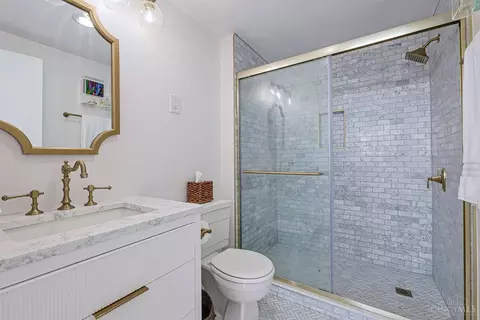 Bath - 2324 Madison Rd, Cincinnati, OH 45208 photo 1 of 3