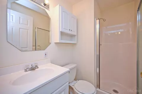 Bath - 5474 Chancellor Ln, Morrow, OH 45152 photo 6 of 6