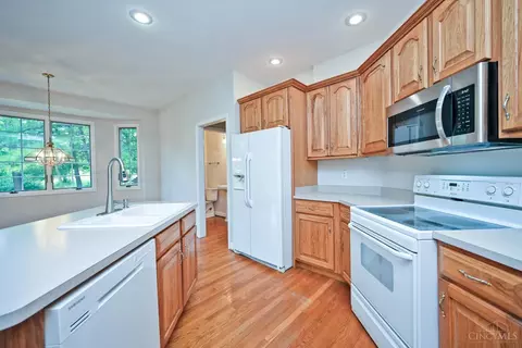 Kitchen - 5474 Chancellor Ln, Morrow, OH 45152 photo 2 of 5