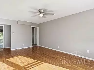 6814 Warder Dr, Cincinnati, OH 45224 photo 3