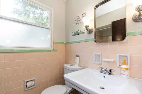 Bath - 2251 Harrison Ave, Cincinnati, OH 45211 photo 1 of 2