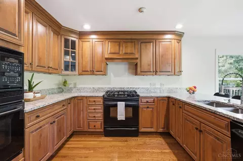 Kitchen - 6865 Fox Hill Ln, Cincinnati, OH 45236 photo 1 of 5