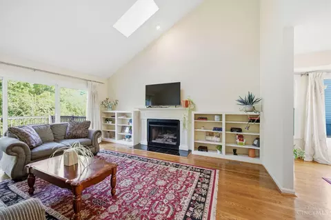 Living - 6865 Fox Hill Ln, Cincinnati, OH 45236 photo 2 of 3