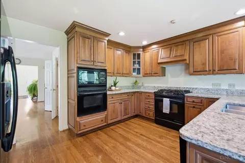 Kitchen - 6865 Fox Hill Ln, Cincinnati, OH 45236 photo 3 of 5