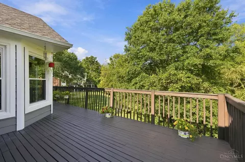 Exterior - 6865 Fox Hill Ln, Cincinnati, OH 45236 photo 3 of 11