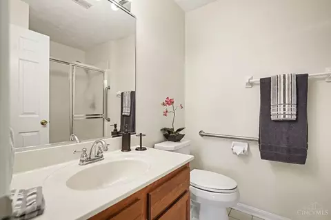 Bath - 12150 Regency Run Ct, Cincinnati, OH 45240 photo 1 of 2