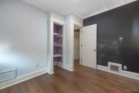 Bedroom - 1706 Wyoming Ave, Cincinnati, OH 45205 photo 3 of 6