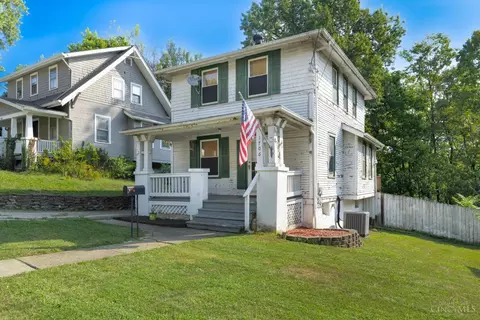 Exterior - 1706 Wyoming Ave, Cincinnati, OH 45205 photo 2 of 9