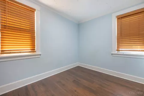 Bedroom - 1706 Wyoming Ave, Cincinnati, OH 45205 photo 2 of 6