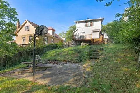 Exterior - 1706 Wyoming Ave, Cincinnati, OH 45205 photo 7 of 9