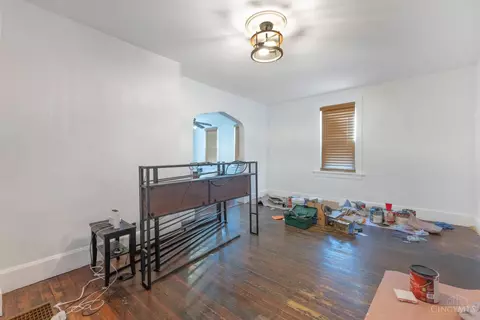Living - 1706 Wyoming Ave, Cincinnati, OH 45205 photo 1 of 1