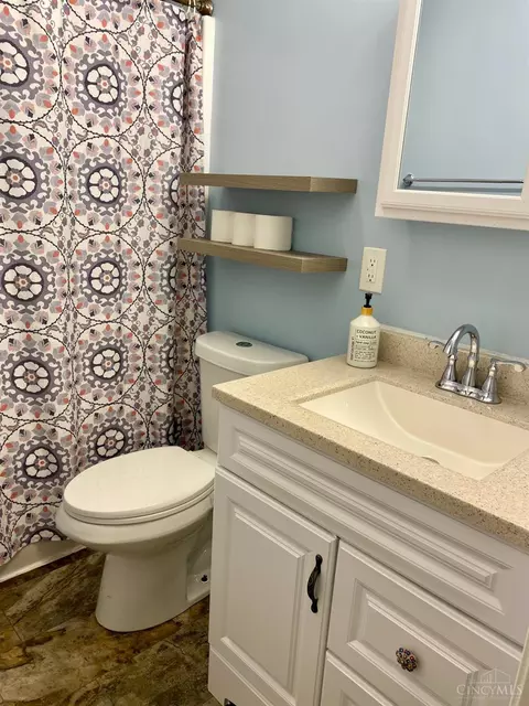 Bath - 5389 Maple Grove Ave, Blanchester, OH 45107 photo 1 of 1