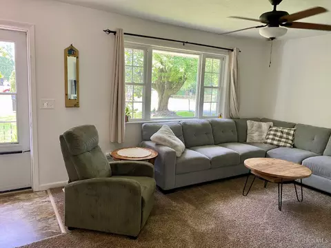 Living - 5389 Maple Grove Ave, Blanchester, OH 45107 photo 2 of 3