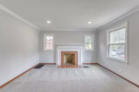 Living - 6435 Graceland Ave, Golf Manor, OH 45237 photo 3 of 3