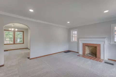 Living - 6435 Graceland Ave, Golf Manor, OH 45237 photo 1 of 3
