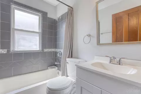 Bath - 6435 Graceland Ave, Golf Manor, OH 45237 photo 1 of 1