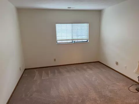 Bedroom - 3971 School Section Rd, Cincinnati, OH 45211 photo 2 of 2