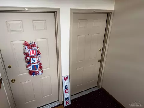 Entry Way - 3971 School Section Rd, Cincinnati, OH 45211 photo 2 of 3